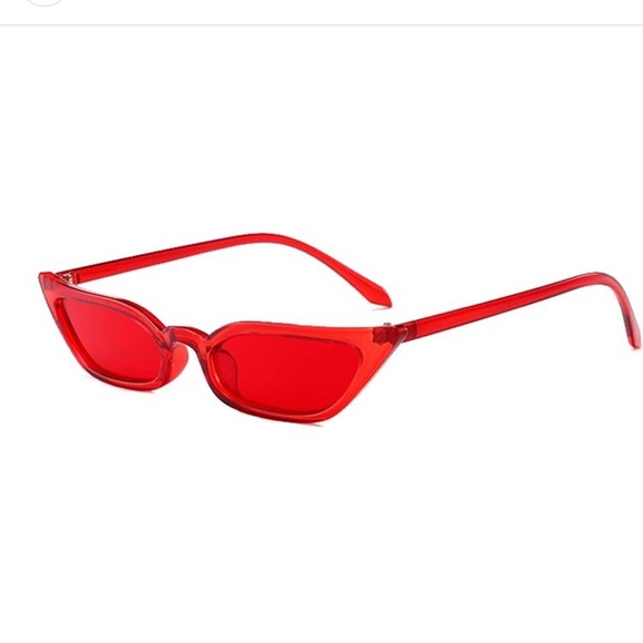 Red sunglasses - Picture 2 of 2